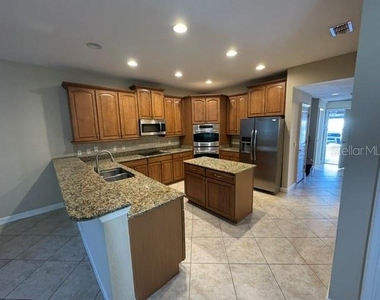 1079 Glenraven Lane - Photo Thumbnail 4