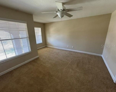 1079 Glenraven Lane - Photo Thumbnail 13