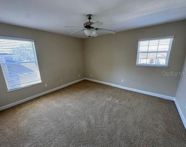 1079 Glenraven Lane - Photo Thumbnail 12