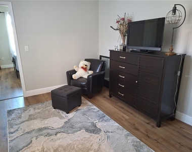 3661 Parkridge Circle - Photo Thumbnail 6