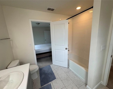 5553 Pleasantview Court - Photo Thumbnail 17