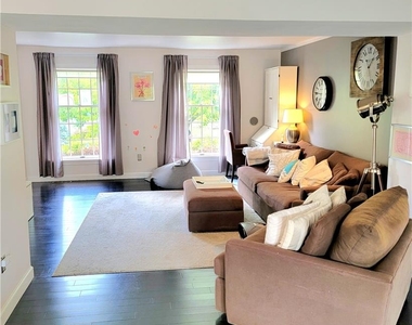 4431 Virginia Drive - Photo Thumbnail 5