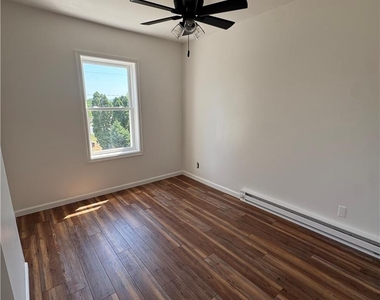 1135 10th Street - Photo Thumbnail 8