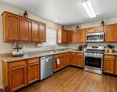 14233 Spanish Point Drive - Photo Thumbnail 11