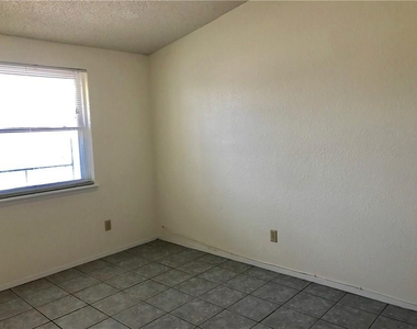 8500 Lakehurst Road - Photo Thumbnail 9