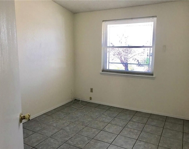 8500 Lakehurst Road - Photo Thumbnail 7