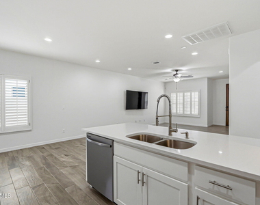 13106 Kington Avenue - Photo Thumbnail 12