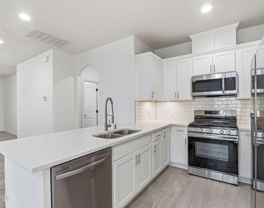 13106 Kington Avenue - Photo Thumbnail 8