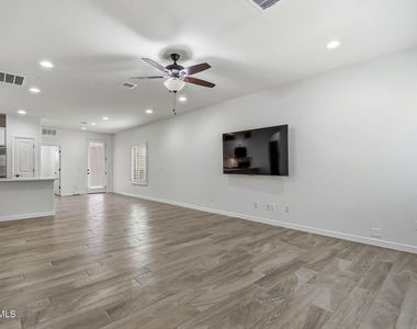 13106 Kington Avenue - Photo Thumbnail 3