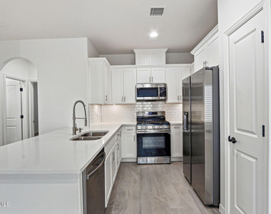 13106 Kington Avenue - Photo Thumbnail 9
