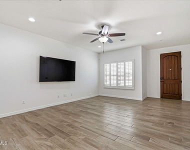 13106 Kington Avenue - Photo Thumbnail 2