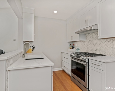 118 Lloyd Drive - Photo Thumbnail 12