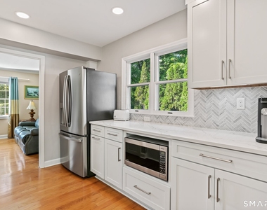 118 Lloyd Drive - Photo Thumbnail 13