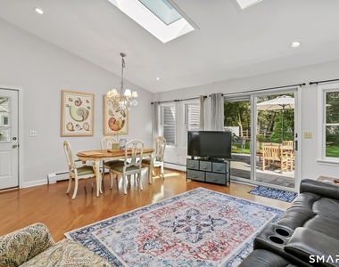 118 Lloyd Drive - Photo Thumbnail 5