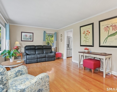 118 Lloyd Drive - Photo Thumbnail 3