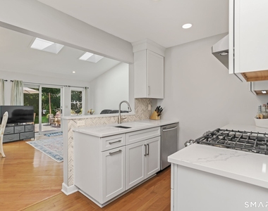 118 Lloyd Drive - Photo Thumbnail 14