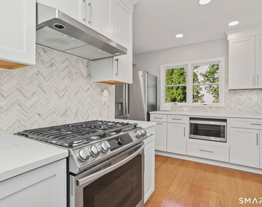 118 Lloyd Drive - Photo Thumbnail 10