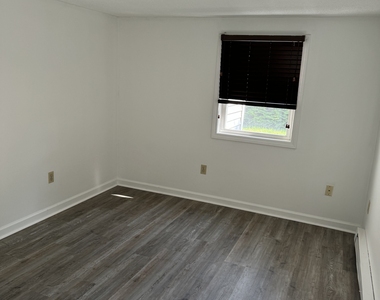 1823 Boston Post Road - Photo Thumbnail 6