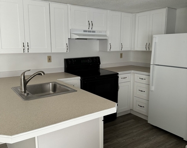 1823 Boston Post Road - Photo Thumbnail 5