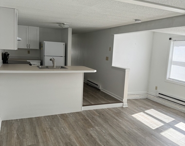 1823 Boston Post Road - Photo Thumbnail 2
