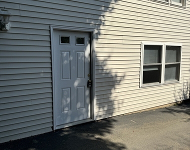 1823 Boston Post Road - Photo Thumbnail 11