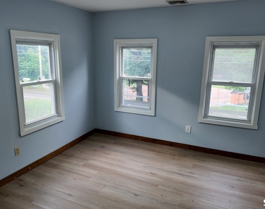 708 Howe Avenue - Photo Thumbnail 7