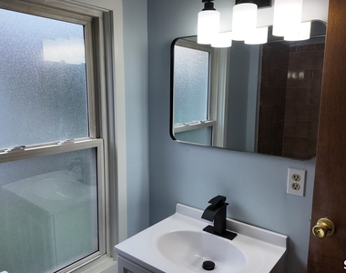 708 Howe Avenue - Photo Thumbnail 8