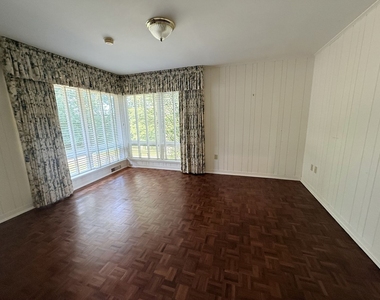 231 Fairview Road - Photo Thumbnail 12
