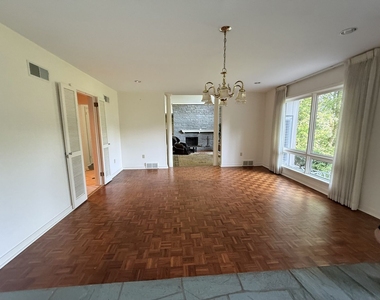 231 Fairview Road - Photo Thumbnail 9