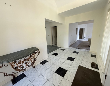 231 Fairview Road - Photo Thumbnail 3