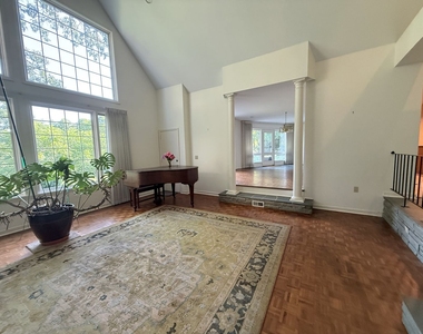 231 Fairview Road - Photo Thumbnail 10