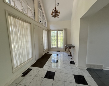 231 Fairview Road - Photo Thumbnail 7