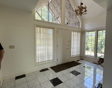231 Fairview Road - Photo Thumbnail 6