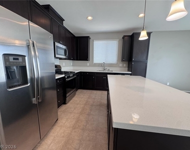 7381 Amesbury Street - Photo Thumbnail 6