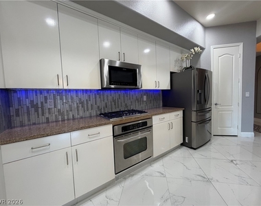 56 E Serene Avenue - Photo Thumbnail 4