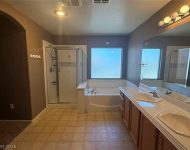 7482 Poppy Hills Court - Photo Thumbnail 10