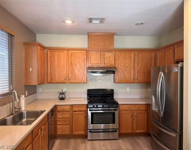 7482 Poppy Hills Court - Photo Thumbnail 5