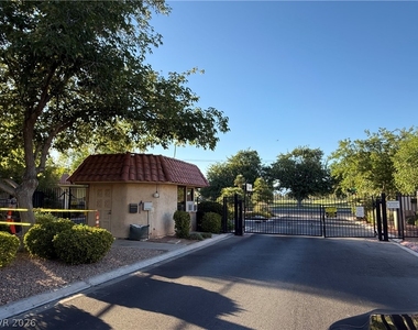 720 Sea Pines Lane - Photo Thumbnail 38