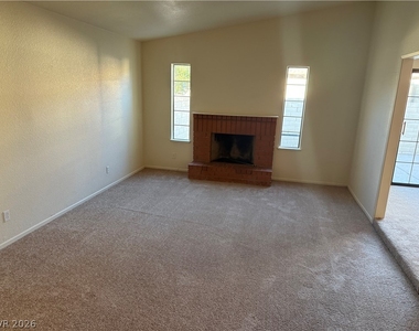 720 Sea Pines Lane - Photo Thumbnail 4