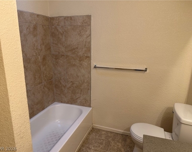 720 Sea Pines Lane - Photo Thumbnail 15