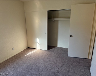 720 Sea Pines Lane - Photo Thumbnail 20