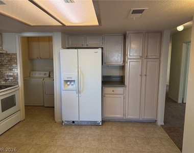 720 Sea Pines Lane - Photo Thumbnail 10