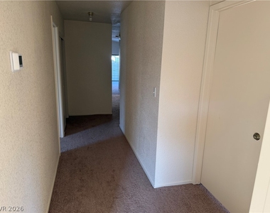 720 Sea Pines Lane - Photo Thumbnail 21