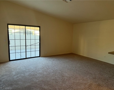 720 Sea Pines Lane - Photo Thumbnail 3