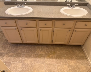 720 Sea Pines Lane - Photo Thumbnail 14