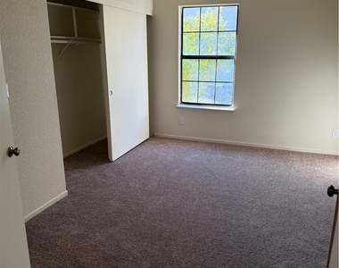 720 Sea Pines Lane - Photo Thumbnail 29