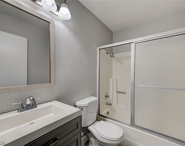 1305 Kari Lee Court - Photo Thumbnail 15