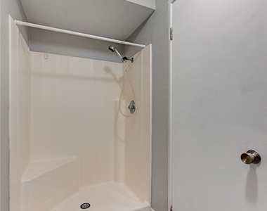 1305 Kari Lee Court - Photo Thumbnail 23