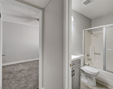 1305 Kari Lee Court - Photo Thumbnail 25