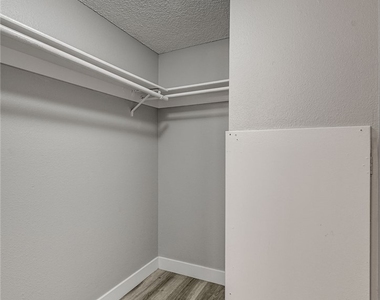 1305 Kari Lee Court - Photo Thumbnail 22